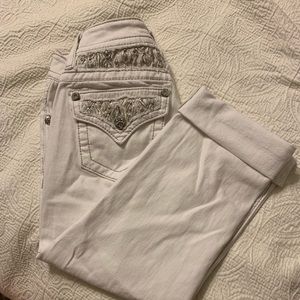 Miss Me Cuffed Capri- Size 26